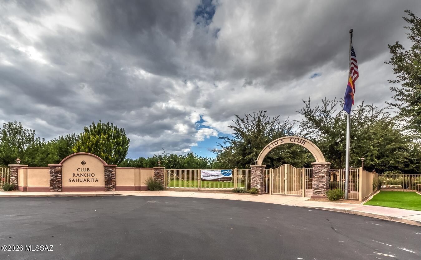 Entrada Del Rio - Residential