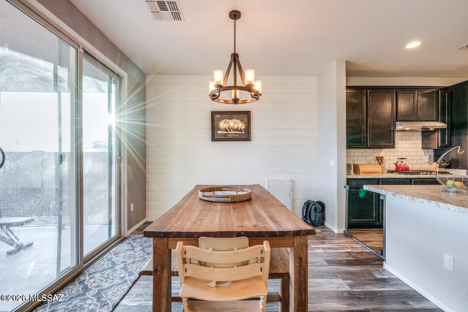 Mountain Vail Estates (136-501) - Residential Lease