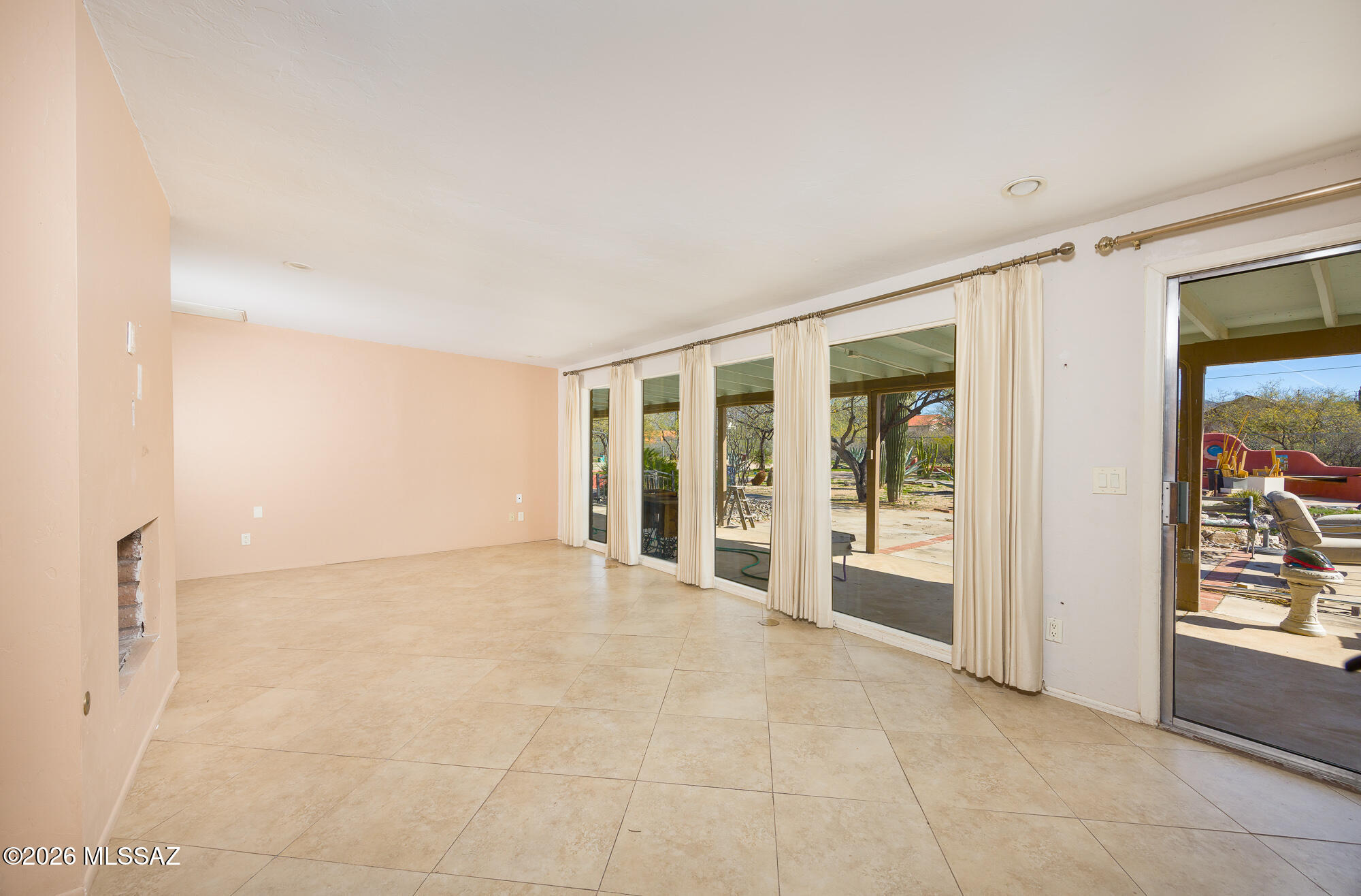 Tres Lomas (1-147) - Residential