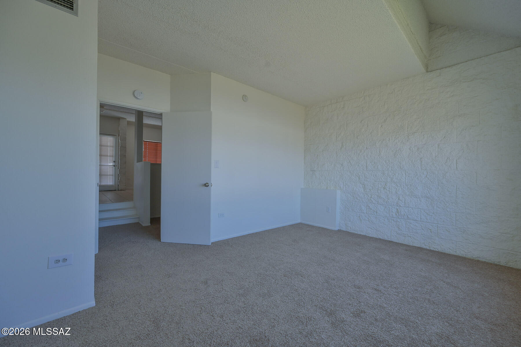 Le Mirador Twnhms (1-50) - Residential
