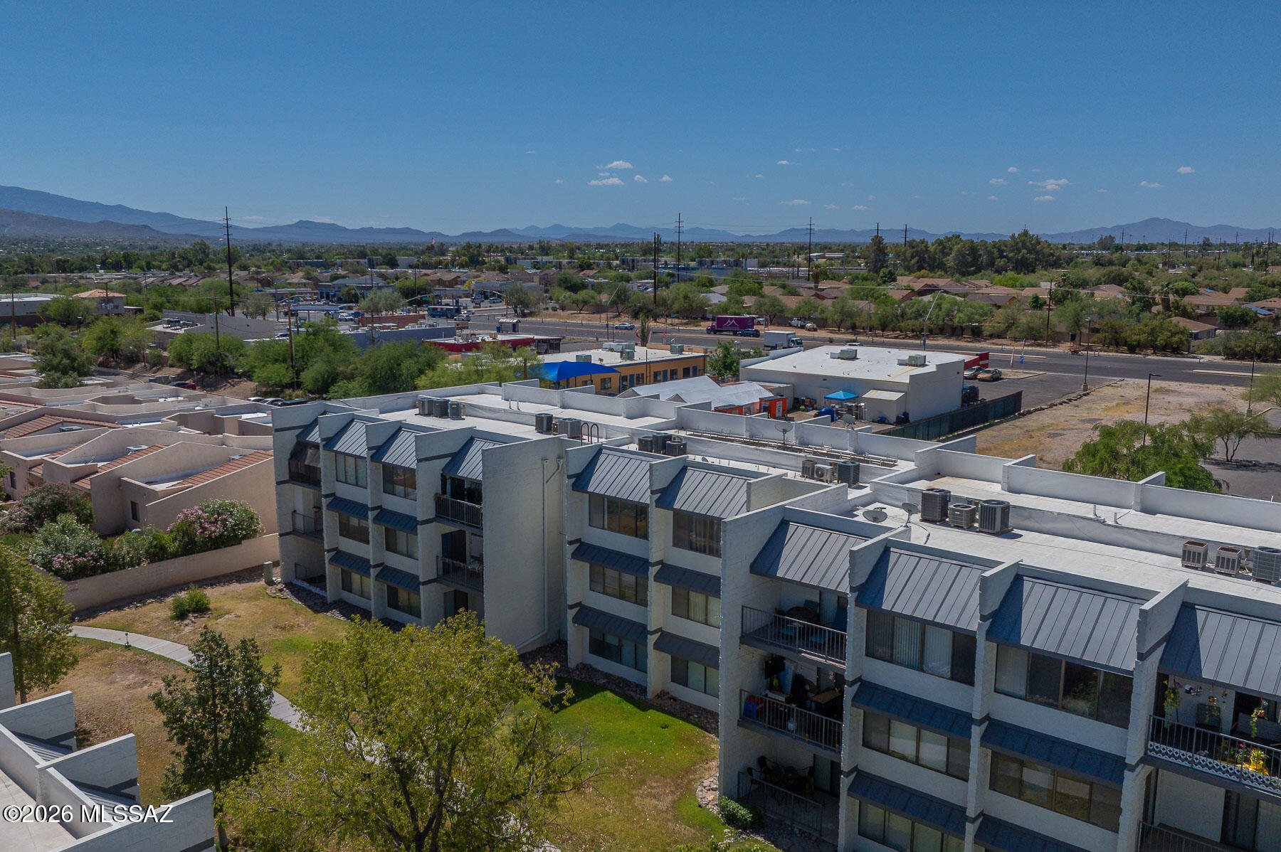 Le Mirador Twnhms (1-50) - Residential