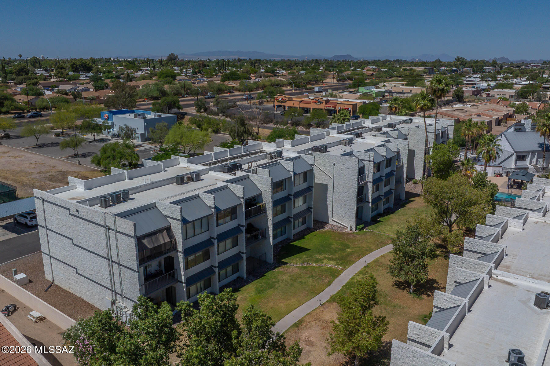 Le Mirador Twnhms (1-50) - Residential