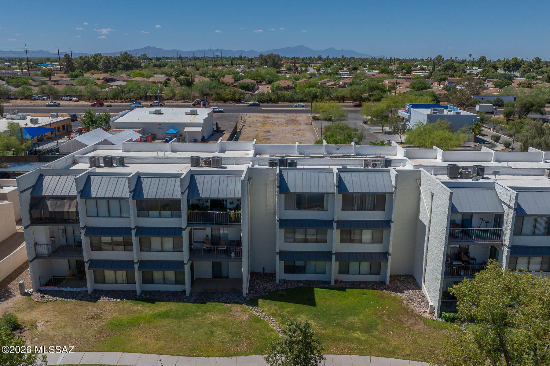 Le Mirador Twnhms (1-50) - Residential