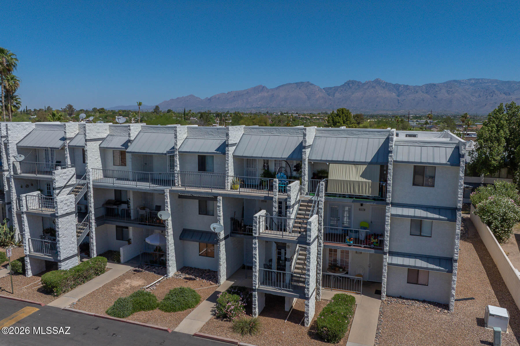 Le Mirador Twnhms (1-50) - Residential