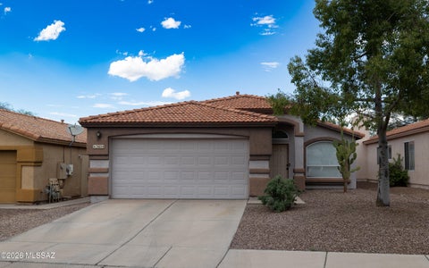 Photo of 3604 W Camino De Urania, Tucson, AZ 85741 (MLS # 22625070)