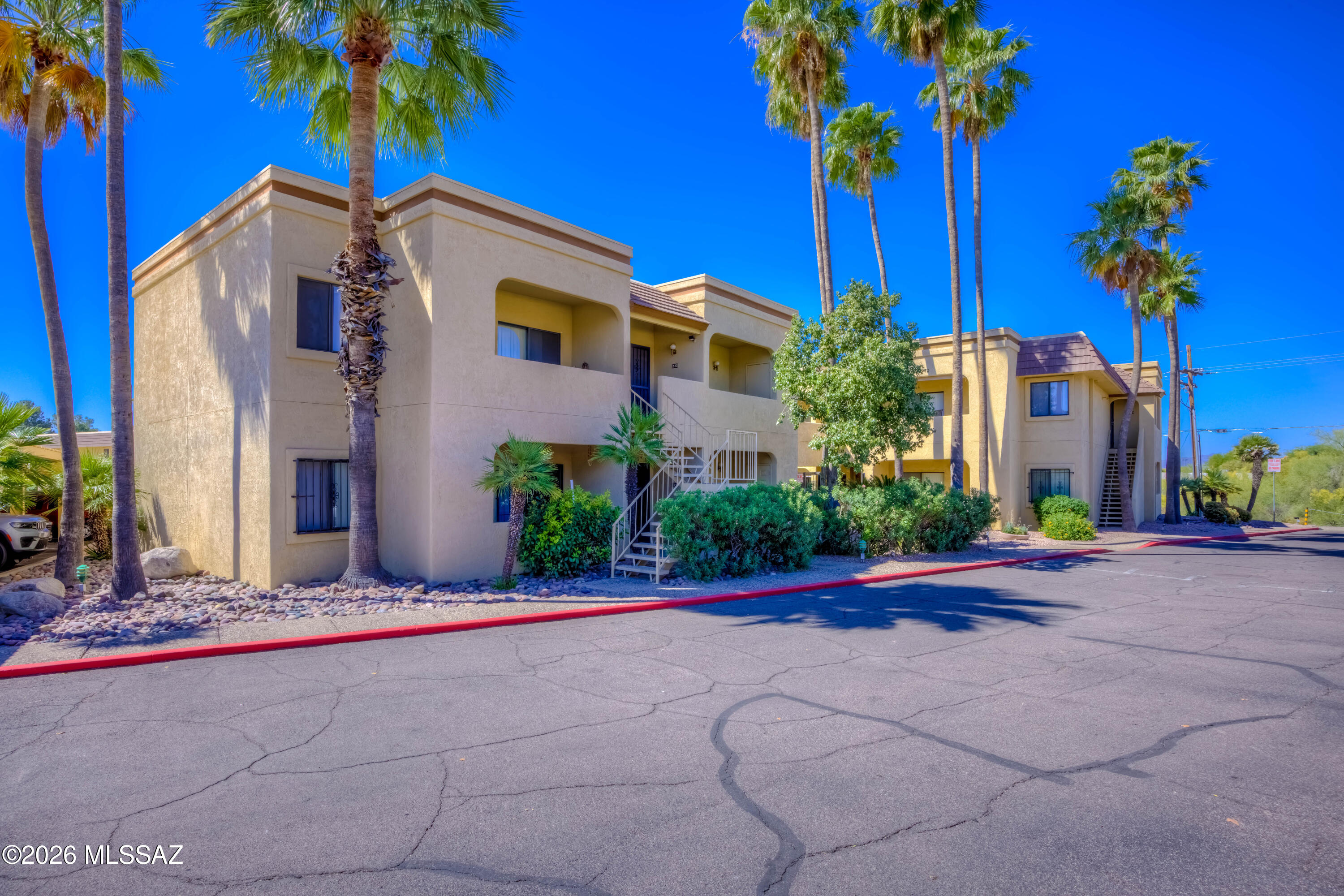 5500 N Valley View Road 123