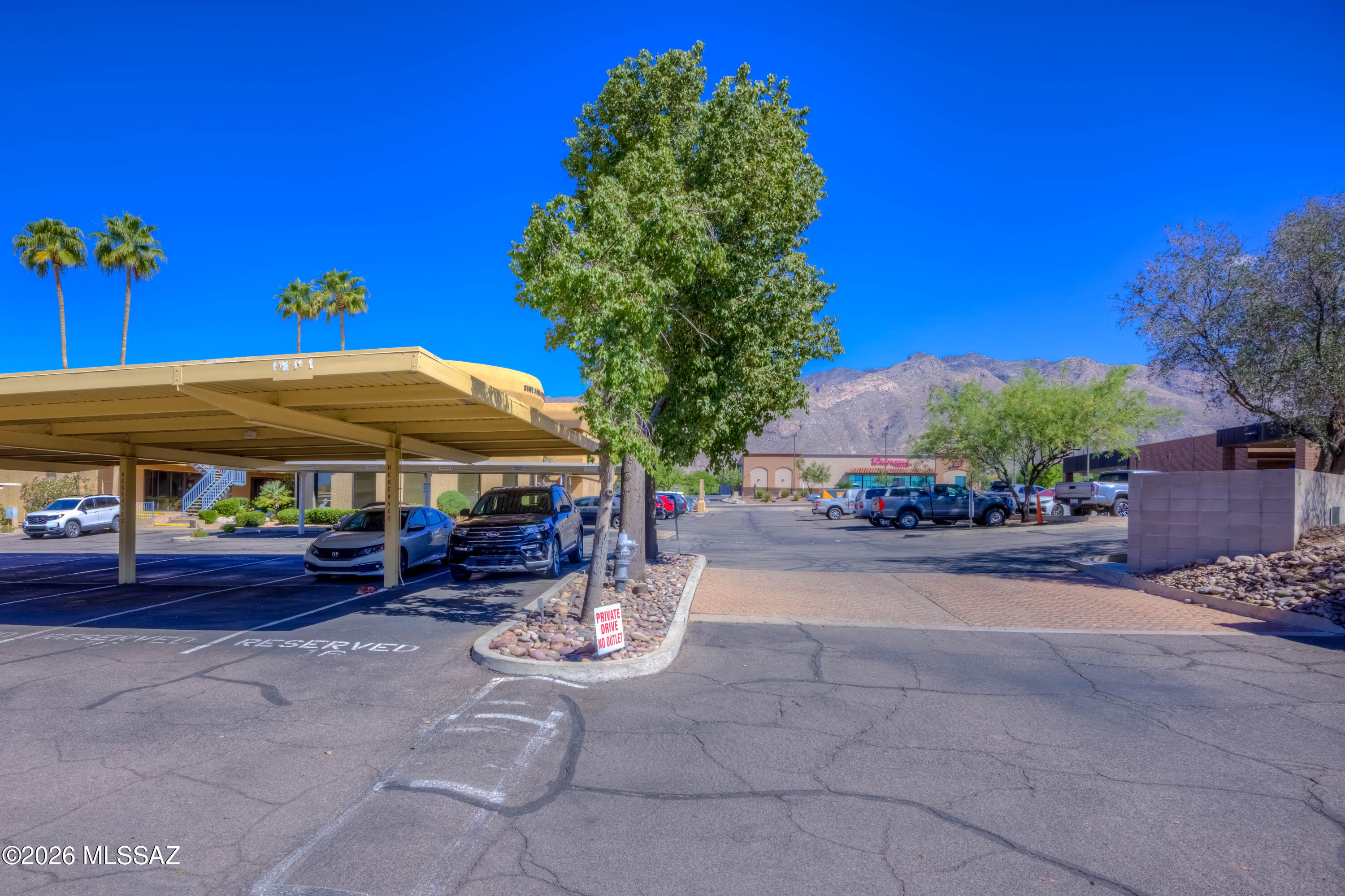 5500 N Valley View Road 123