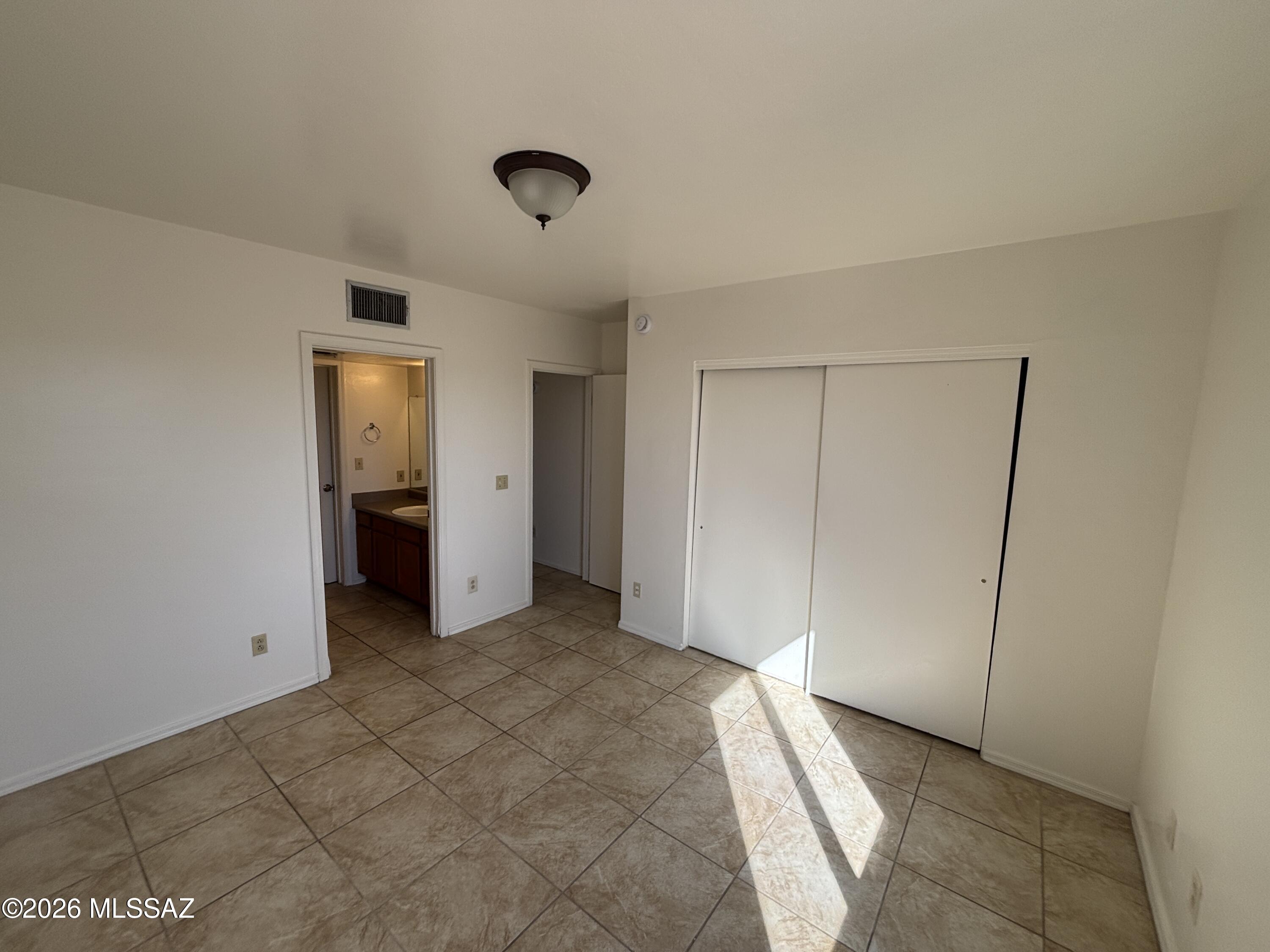 Las Montanas (1-56) - Residential