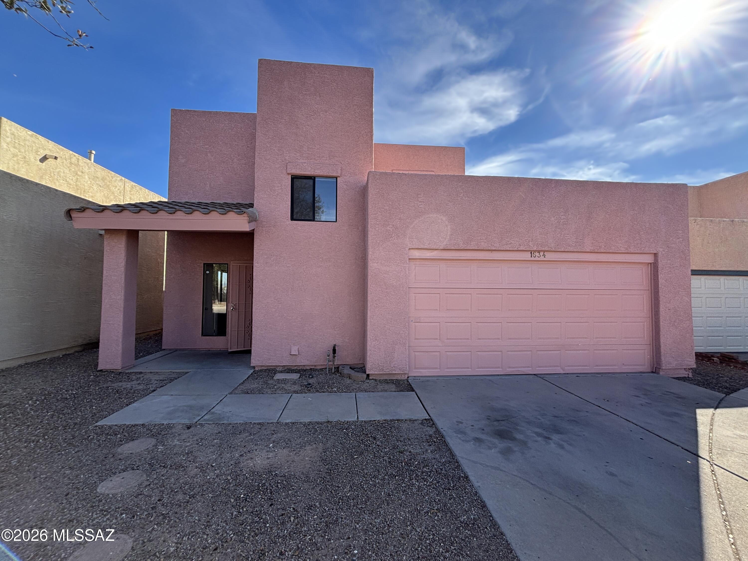 Las Montanas (1-56) - Residential