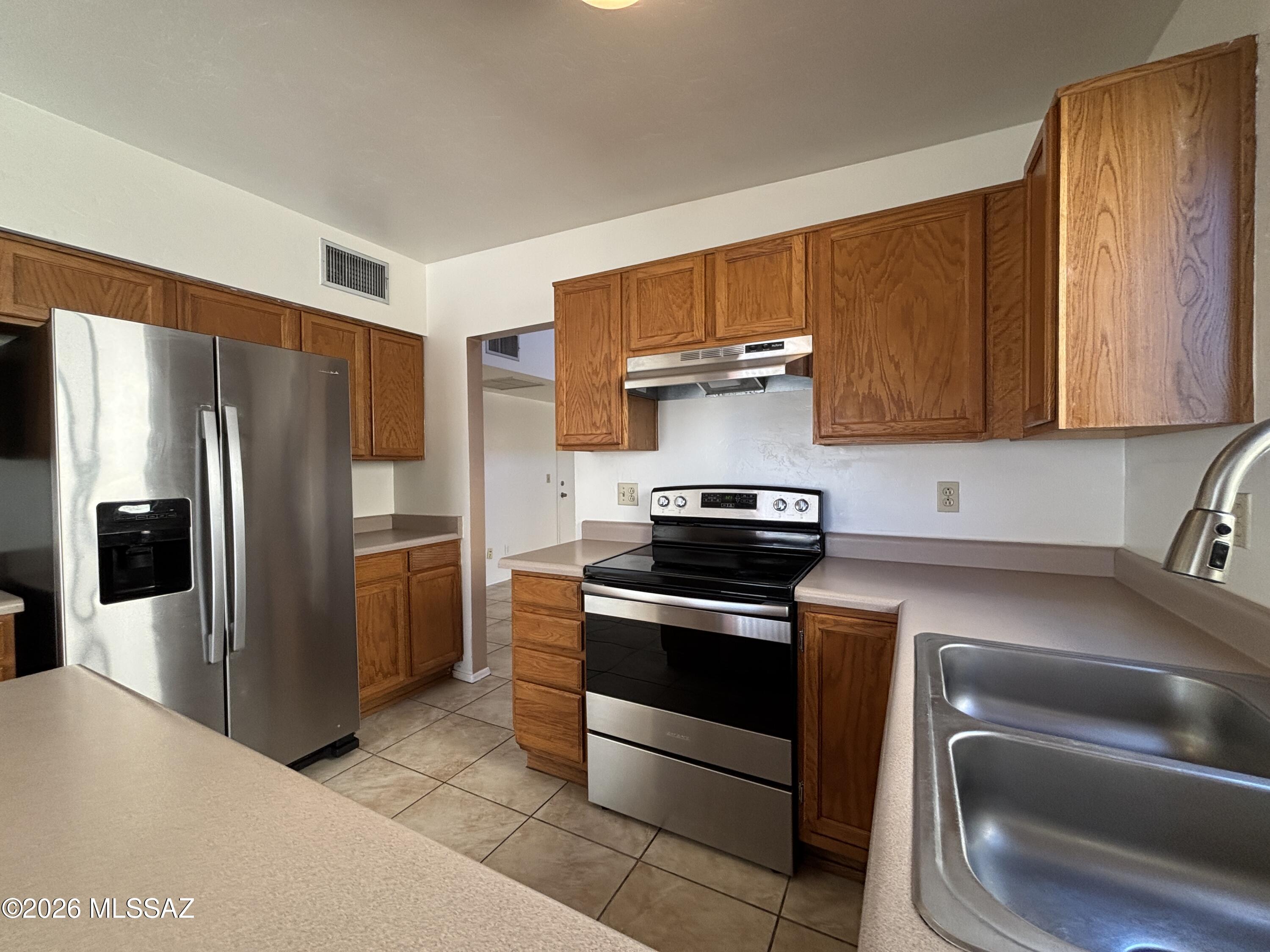 Las Montanas (1-56) - Residential