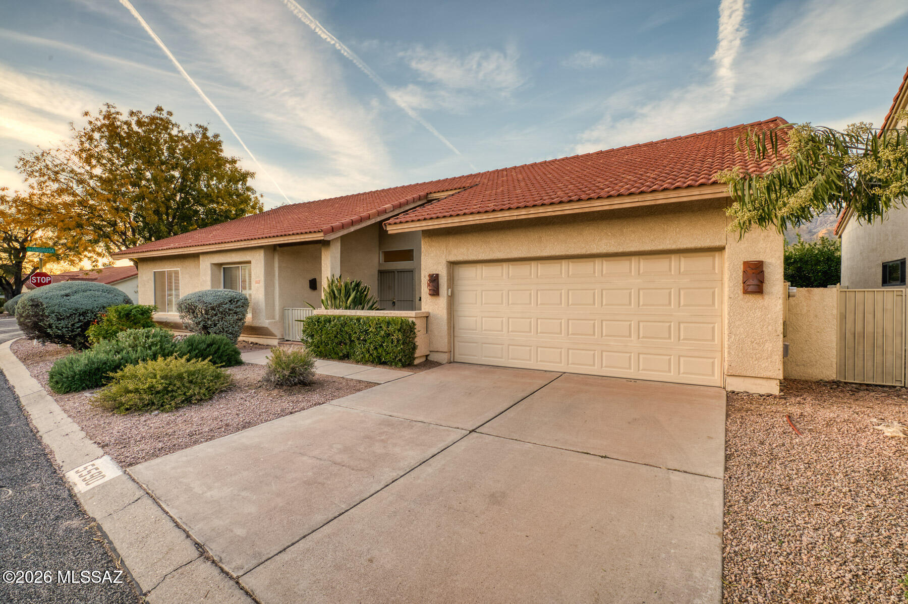 5590 N Waterfield Drive