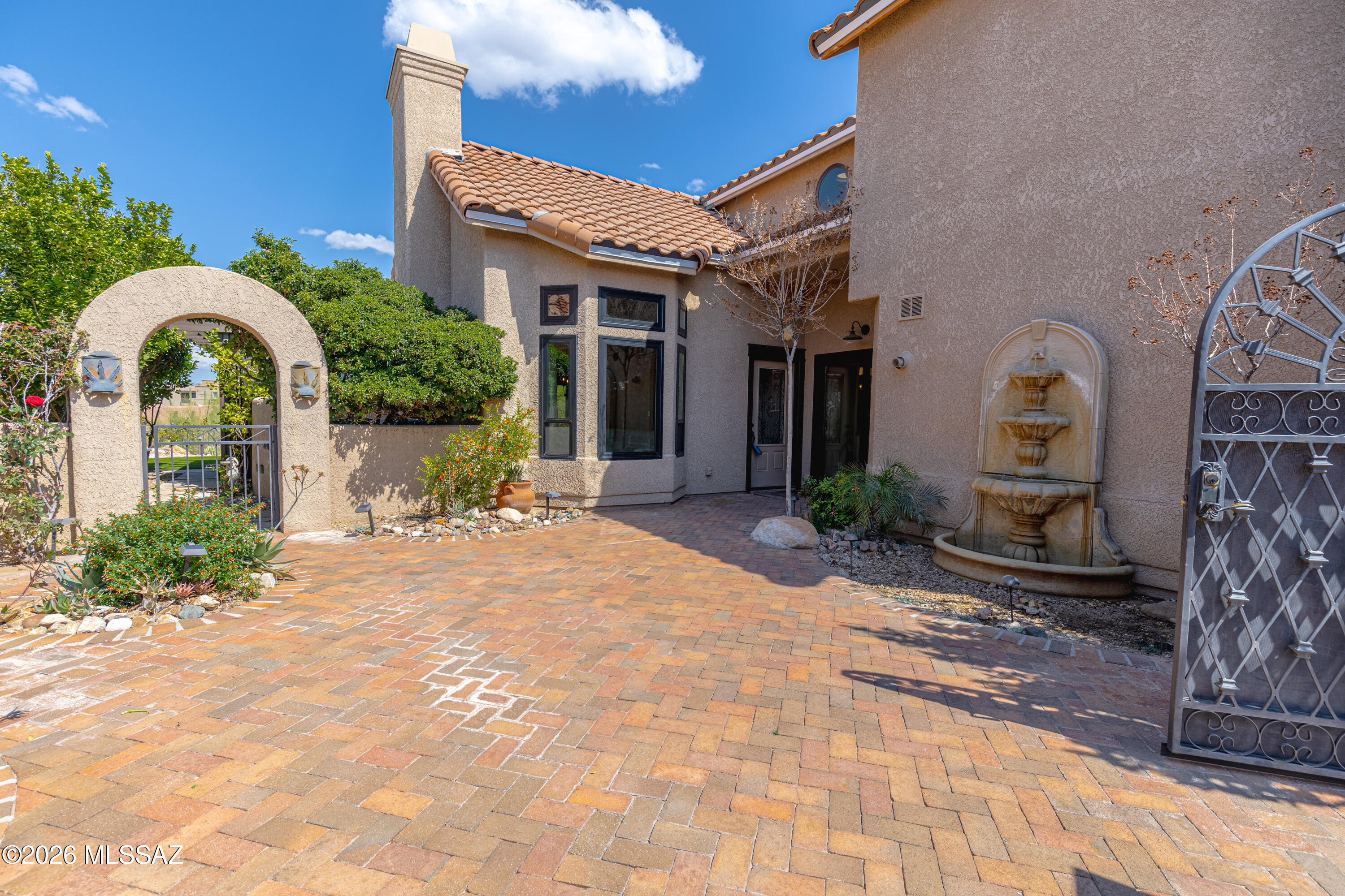 1715 E Deer Shadow Lane