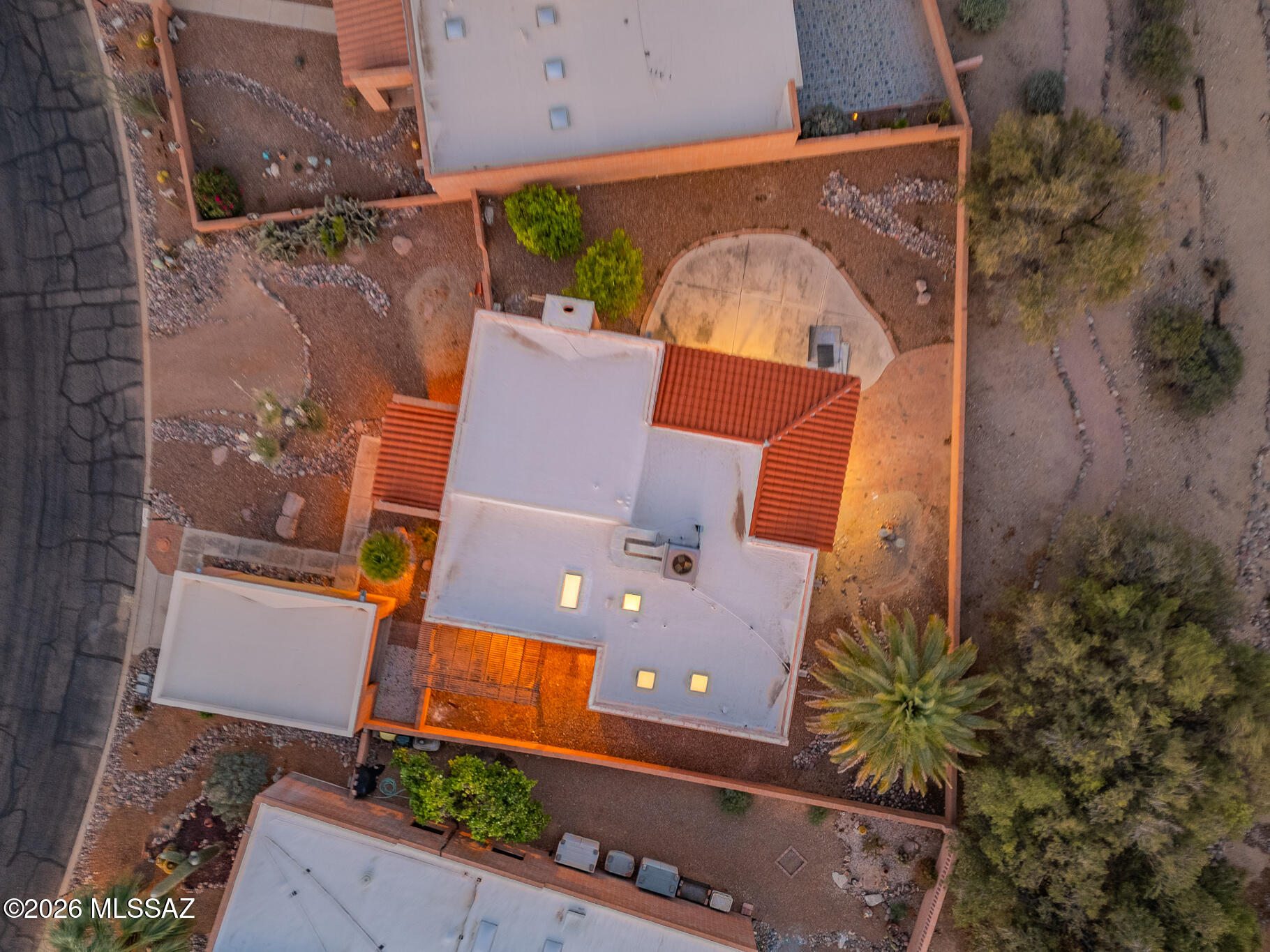 1625 W Calle Hacienda