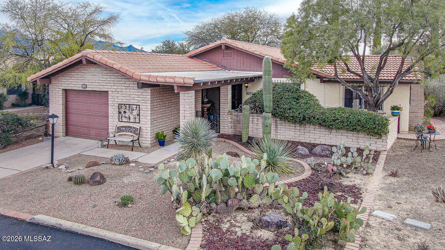 1051 W Camino Sagasta