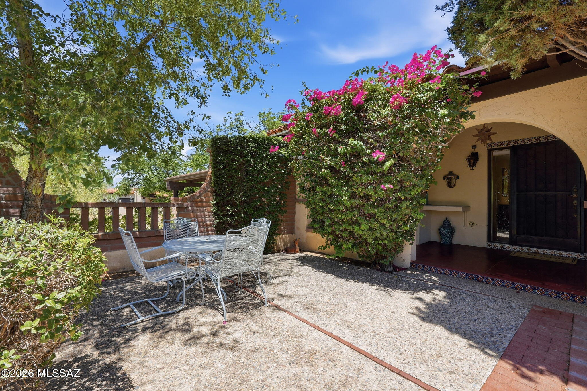 2701 E Avenida De Posada