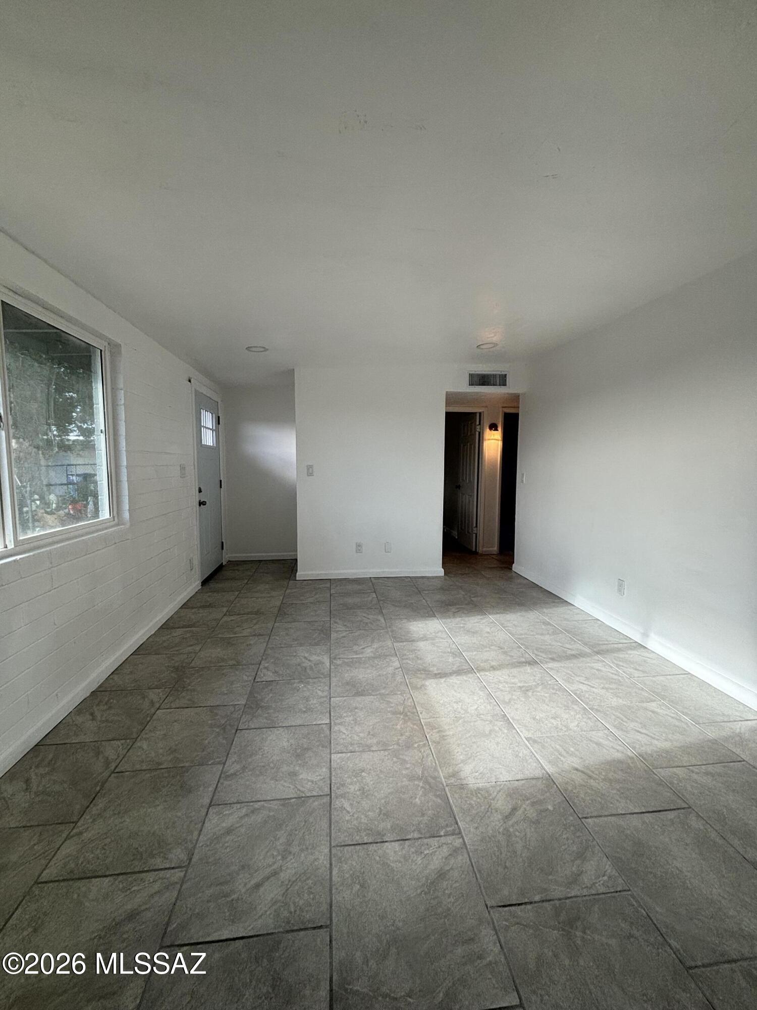 2535 E Parkside Drive