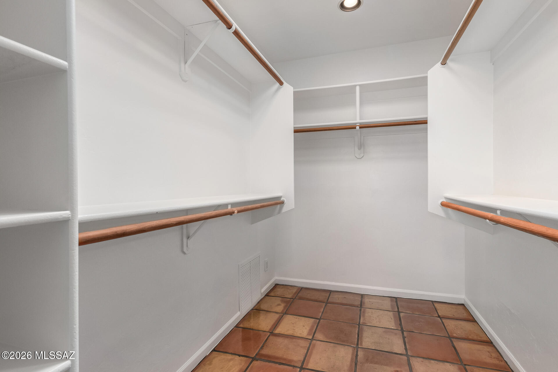 Las Alturas (1-167) - Residential