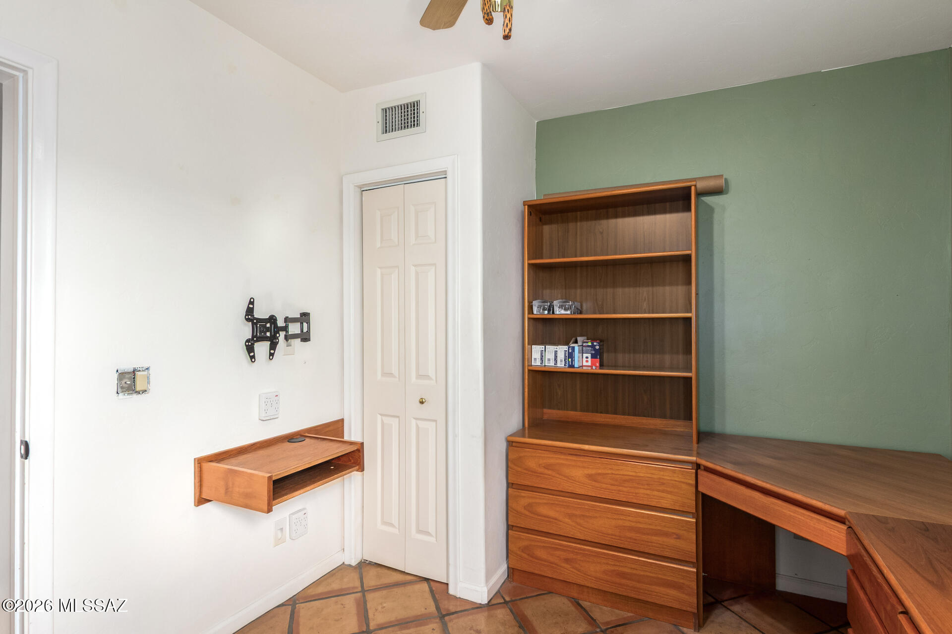 Las Alturas (1-167) - Residential