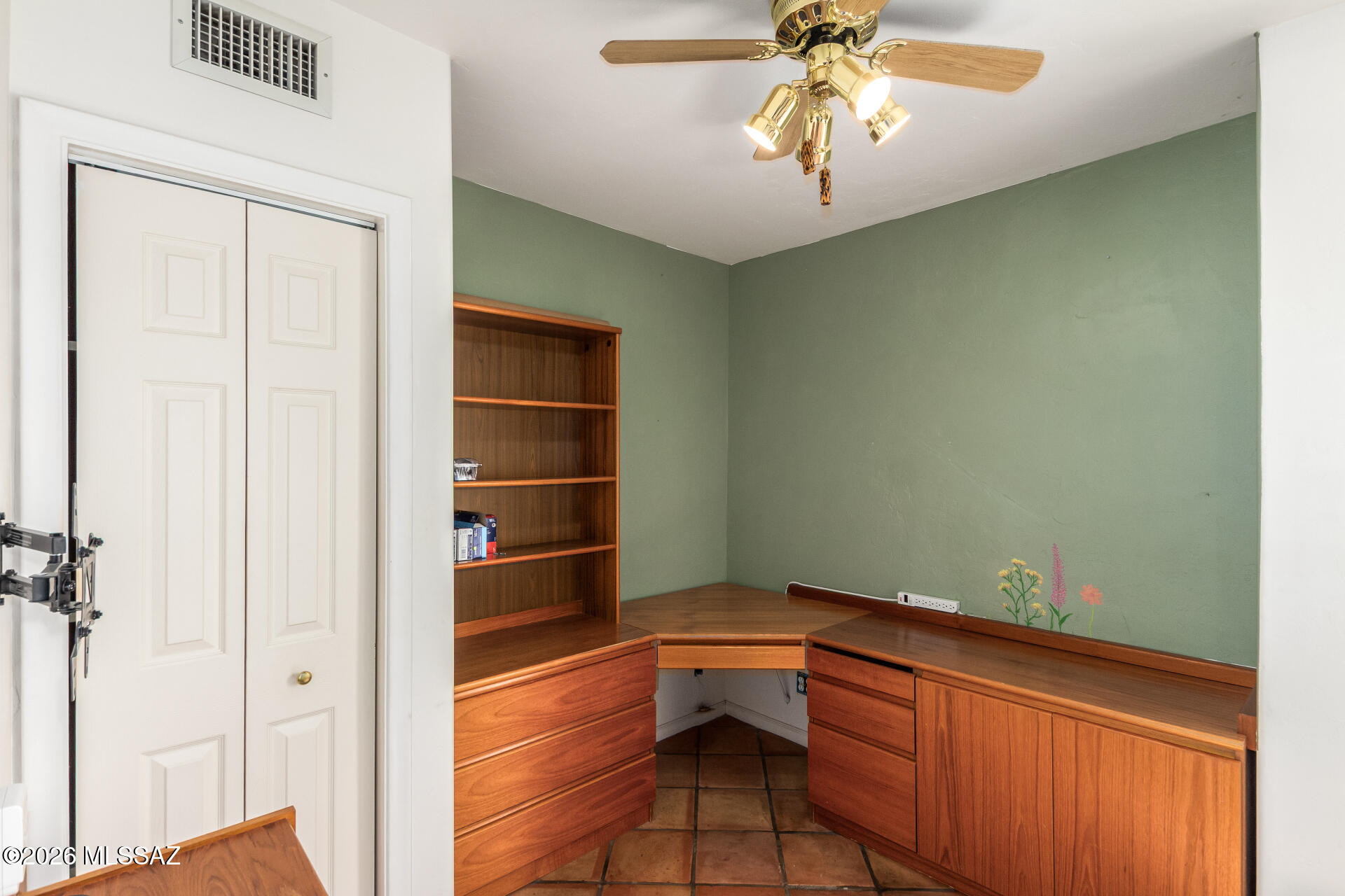 Las Alturas (1-167) - Residential