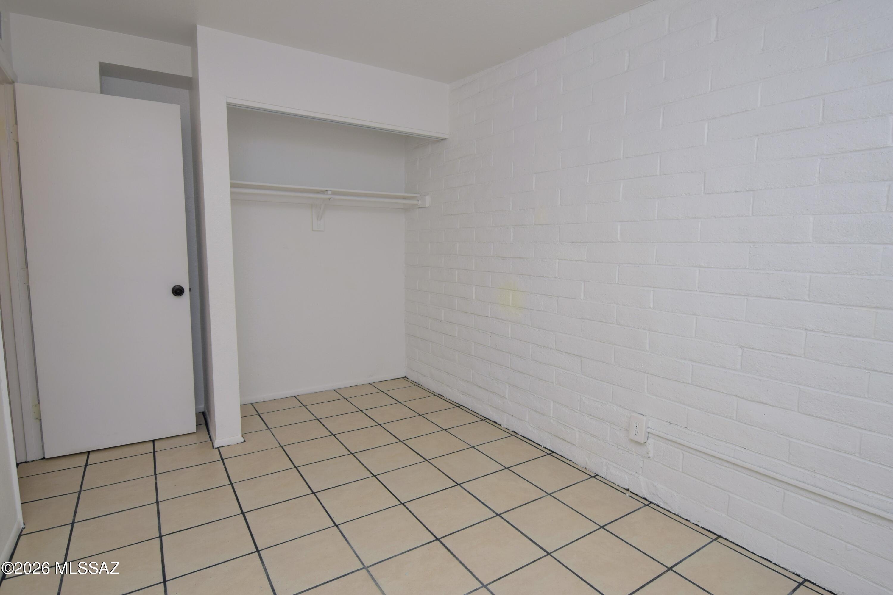 Vista Del Prado (1-274) - Residential Lease