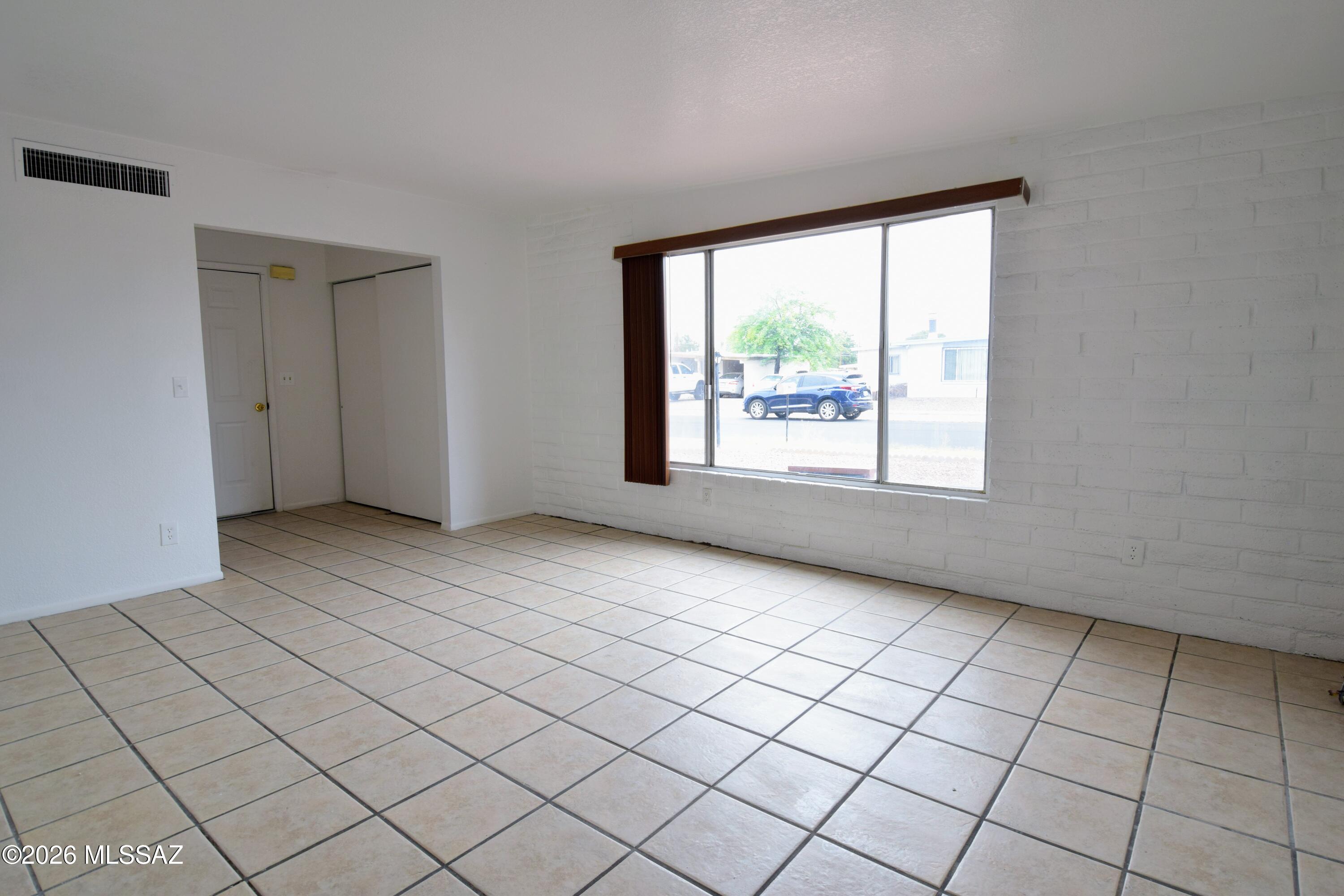 Vista Del Prado (1-274) - Residential Lease