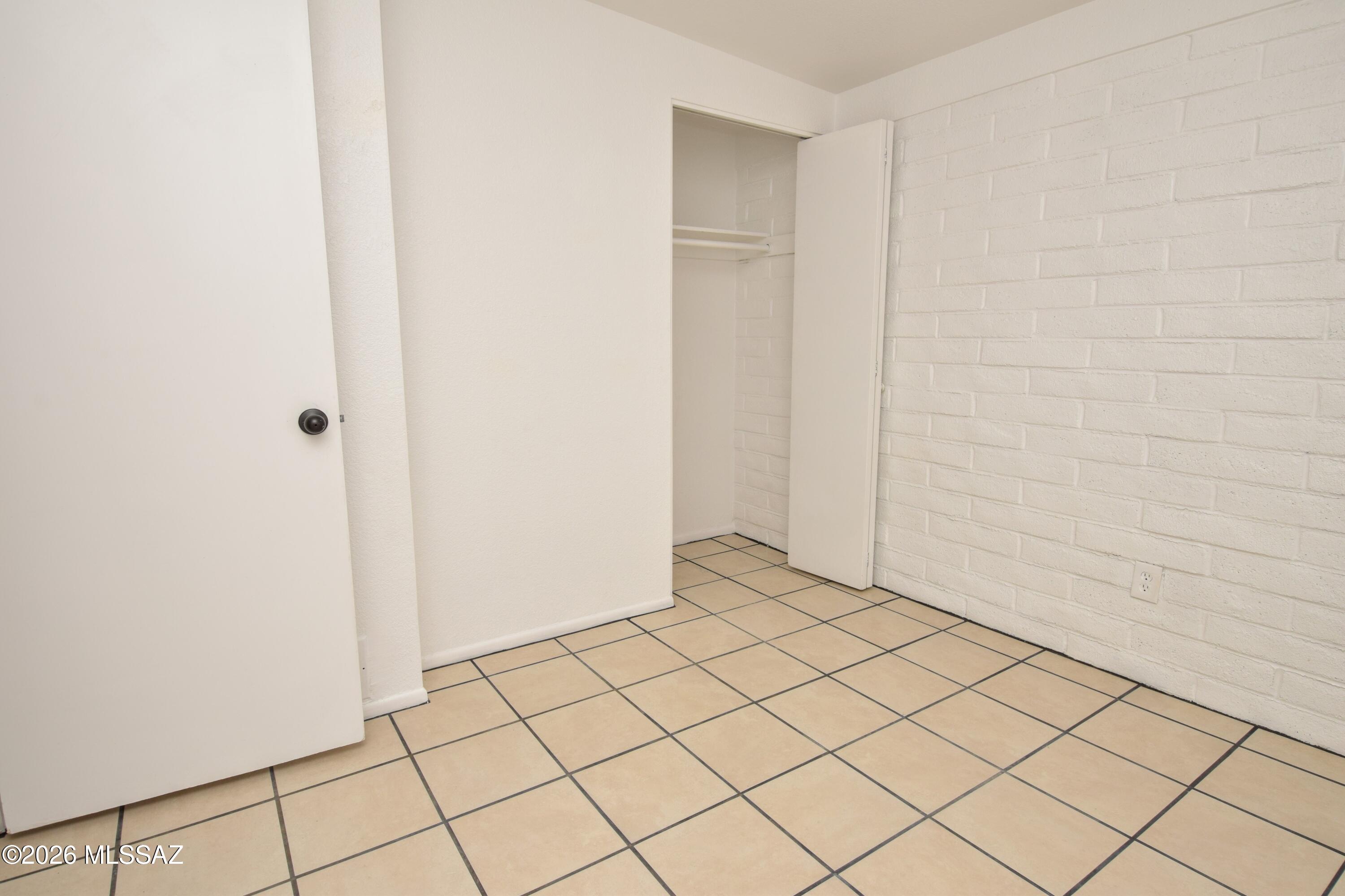 Vista Del Prado (1-274) - Residential Lease