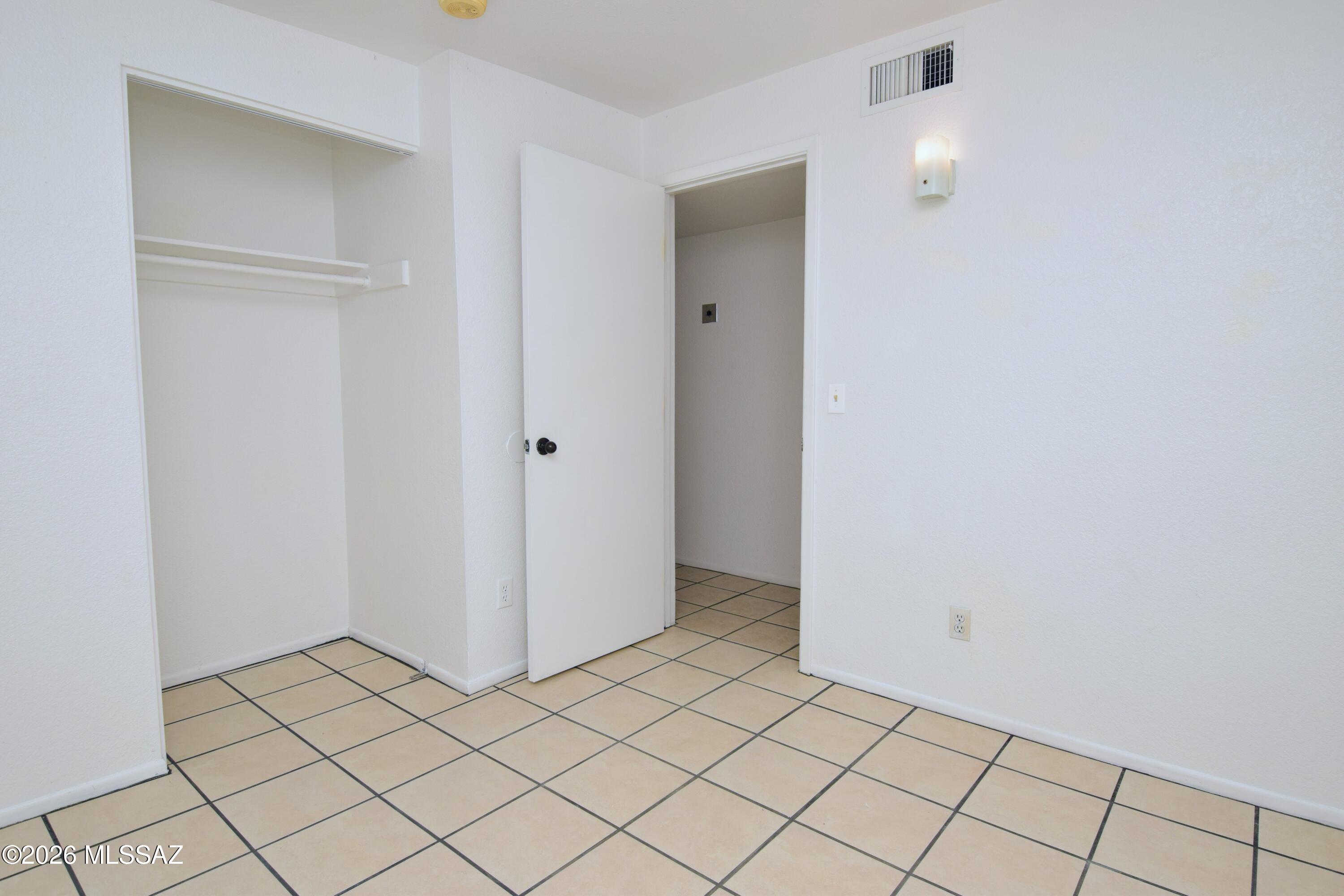 Vista Del Prado (1-274) - Residential Lease