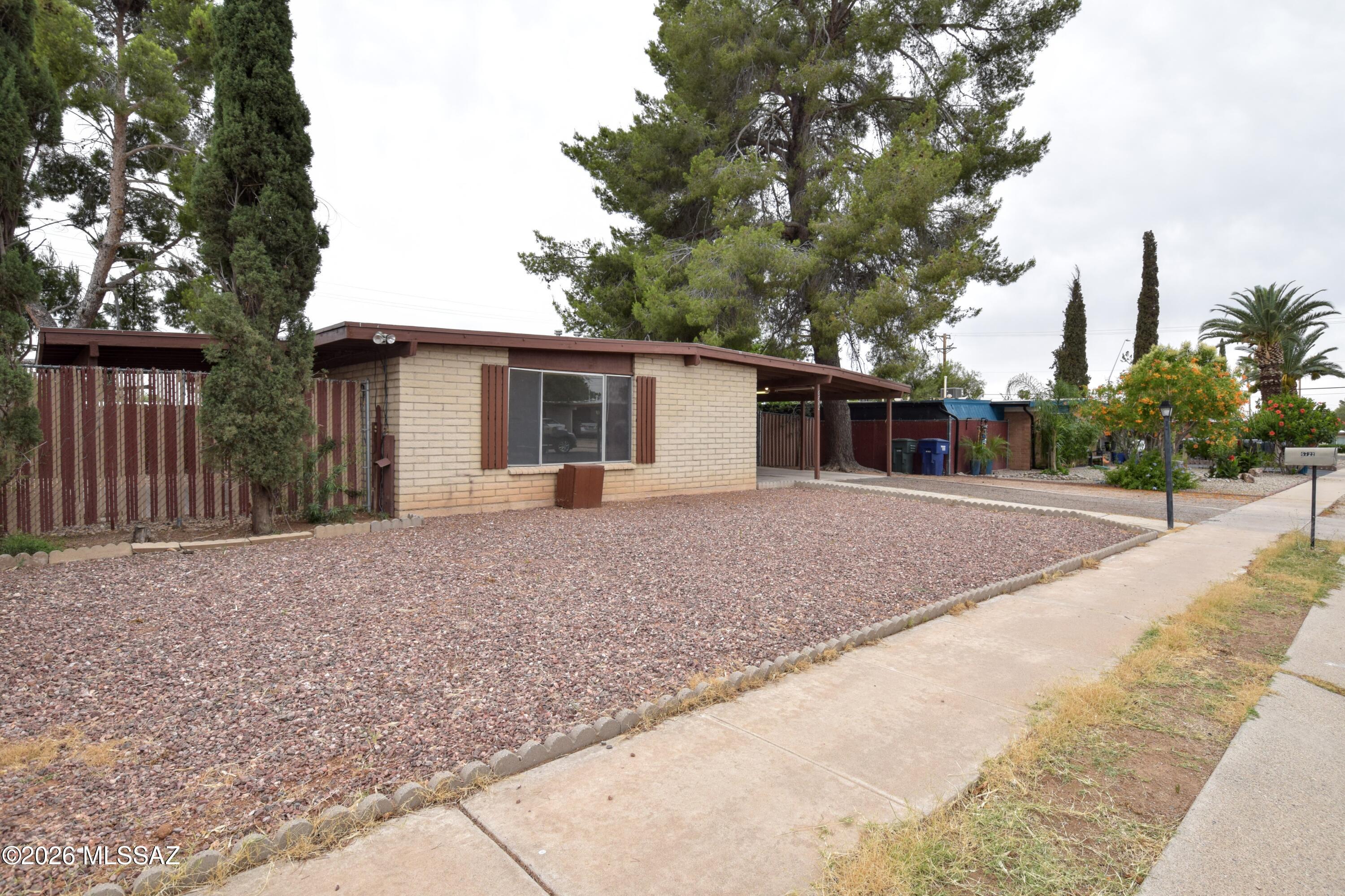 Vista Del Prado (1-274) - Residential Lease