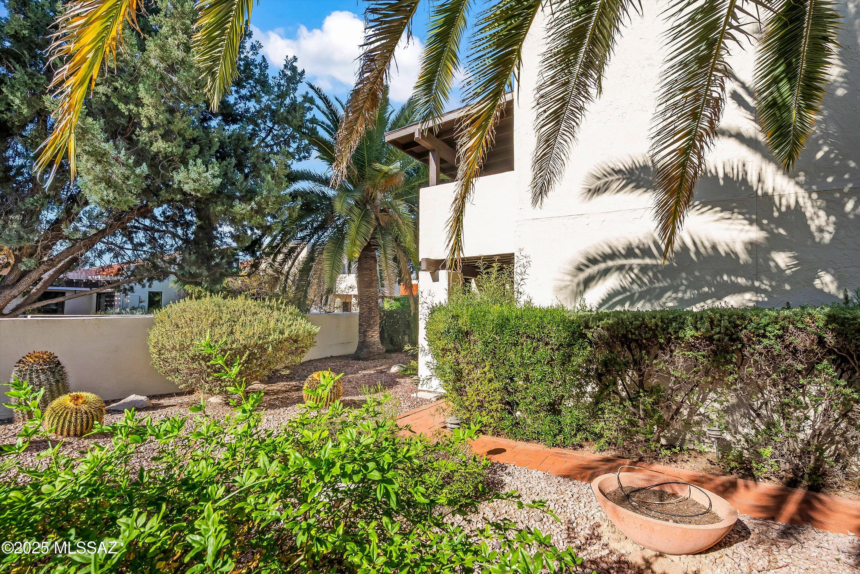 Villa Del Rio (1-148) - Residential