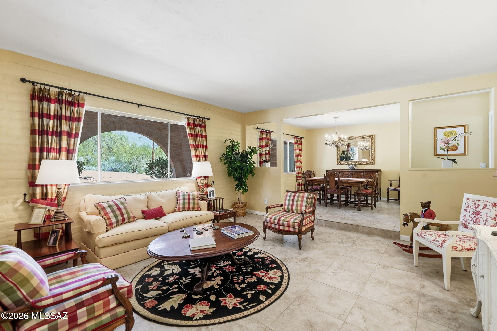 4215 N La Linda Rama