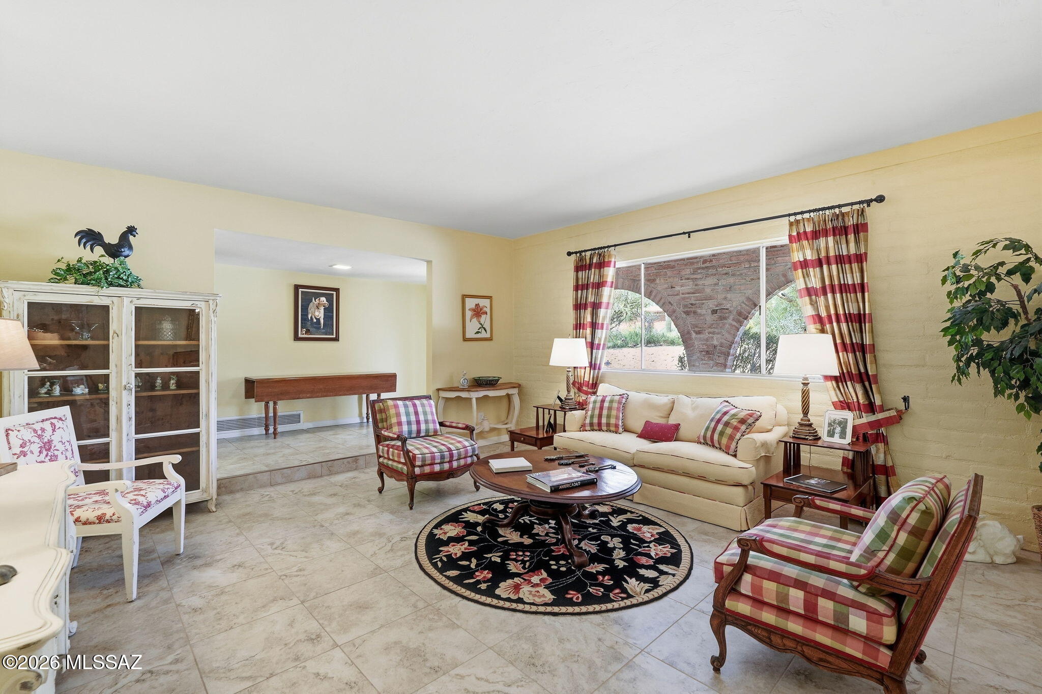 4215 N La Linda Rama