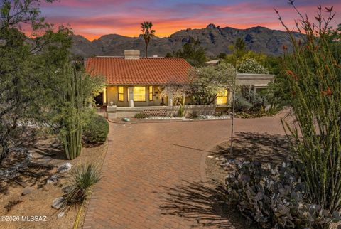 Photo of 1781 E Rio De La Loma, Tucson, AZ 85718 (MLS # 22608757)