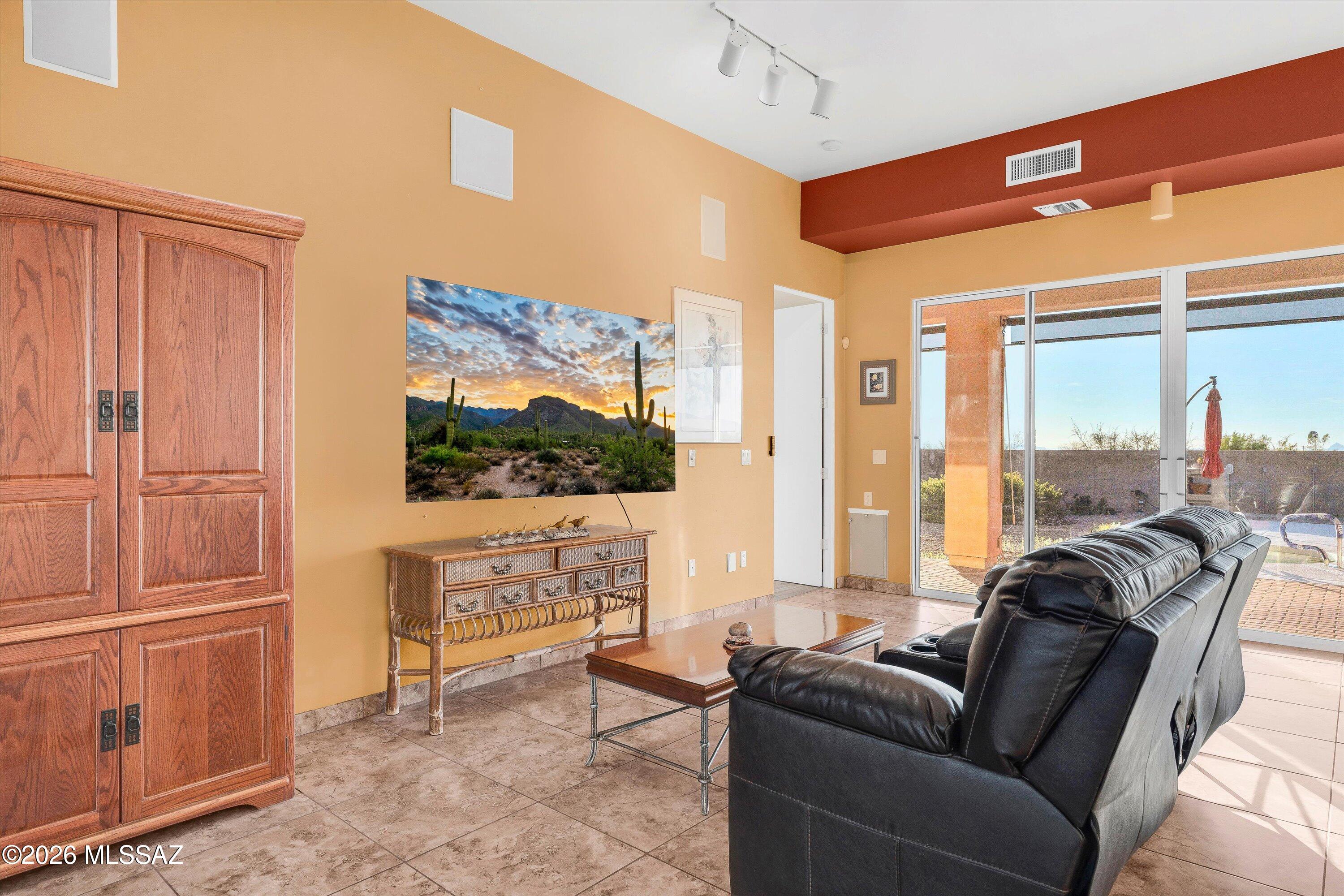 Coyote Creek (1-395) - Residential
