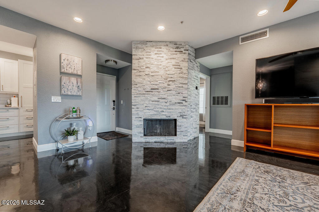 The Boulders at La Reserve Condominiums - Residential