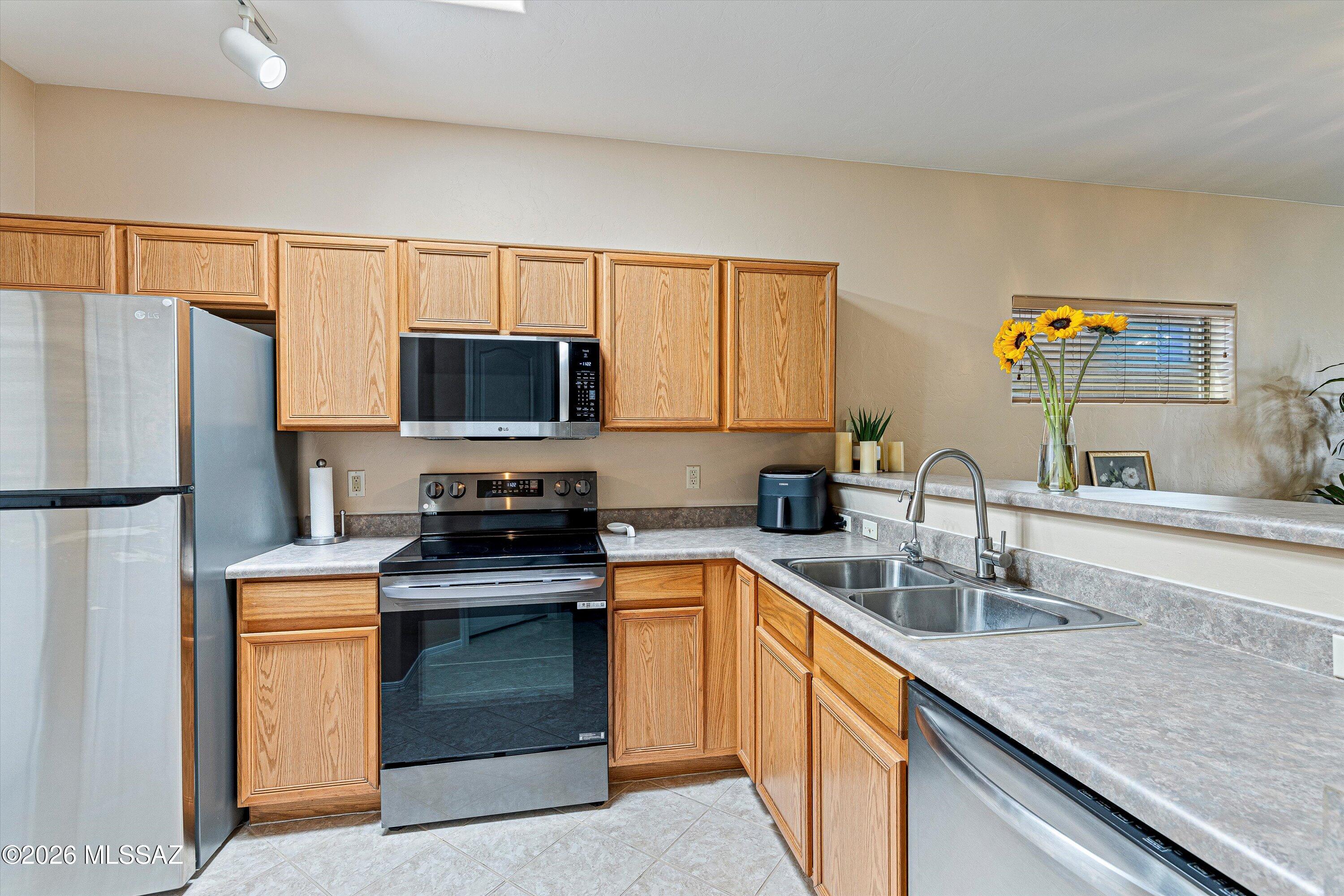 454 E Cactus Mountain