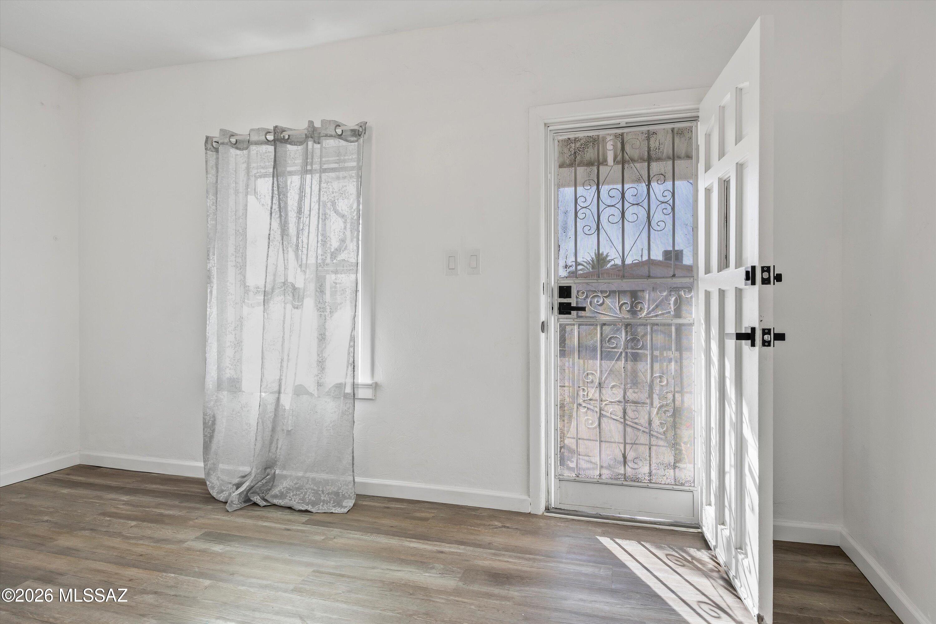 428 W Rosales Street