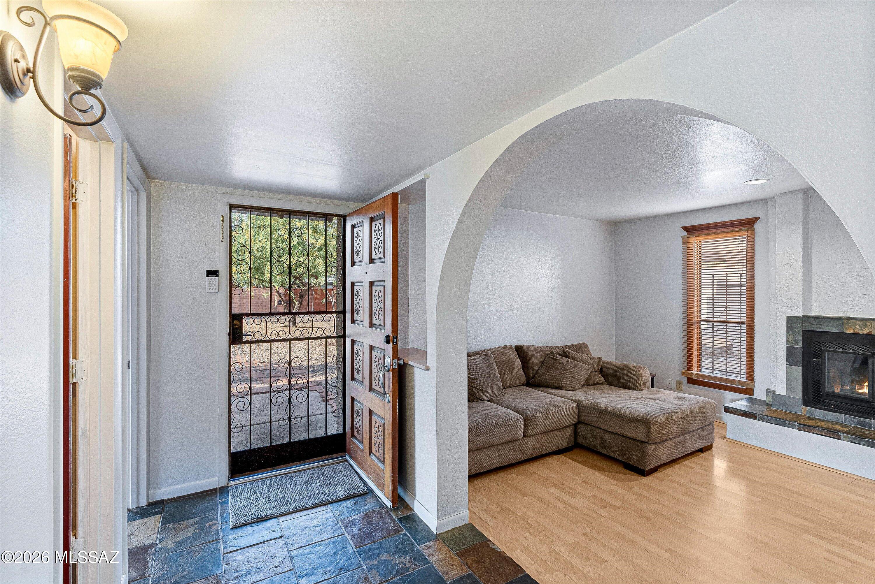 4950 E Hawthorne Street