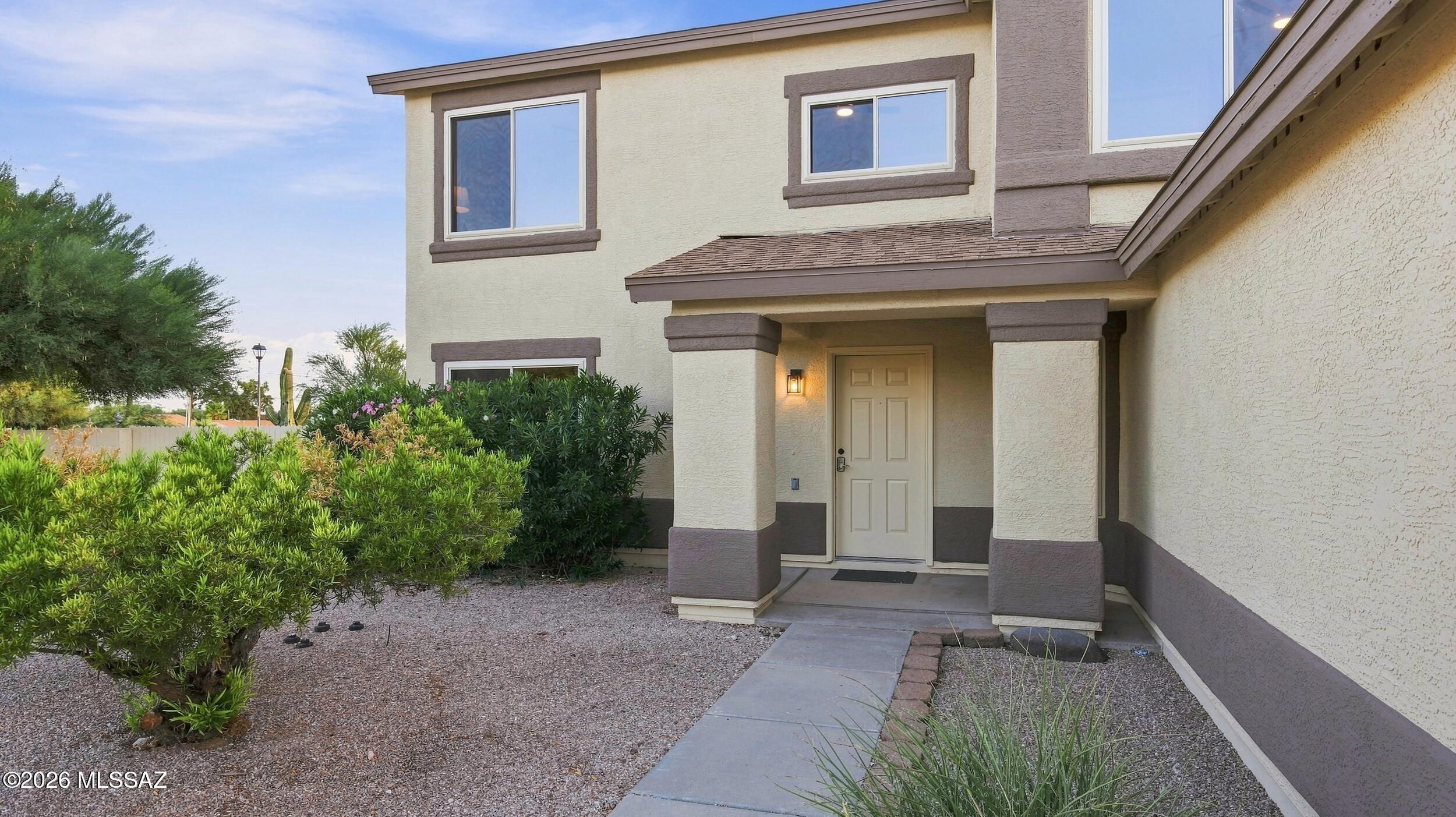 2571 W Calle Senor Manuel