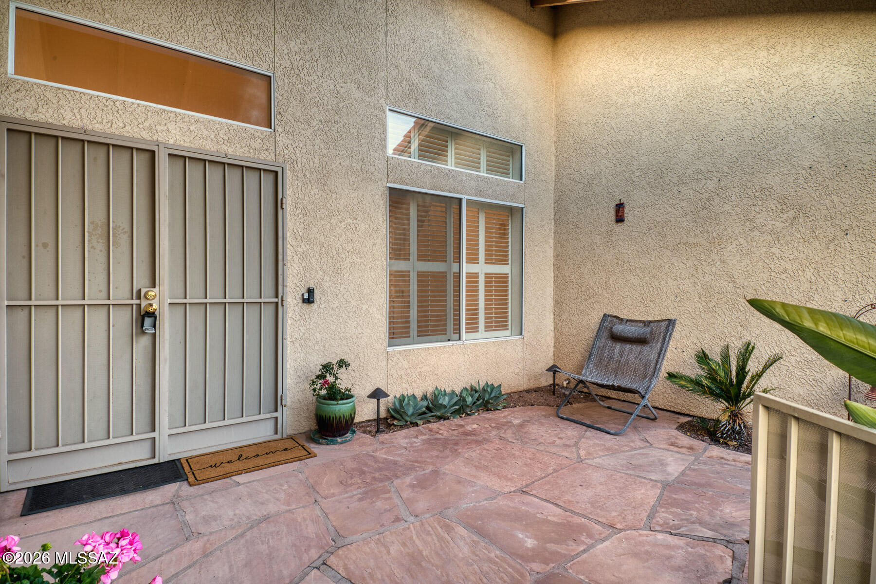 5590 N Waterfield Drive