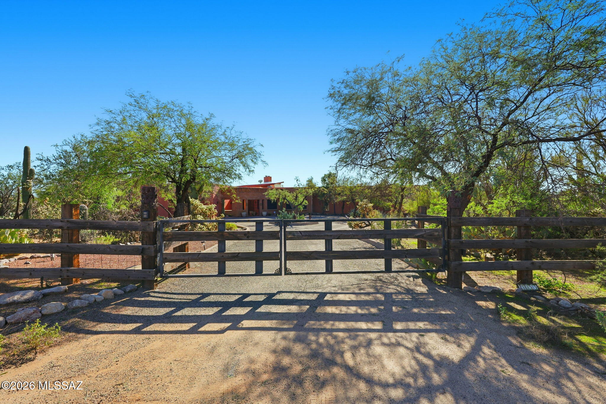 2855 W Lambert Lane