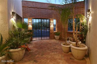 2855 W Lambert Lane