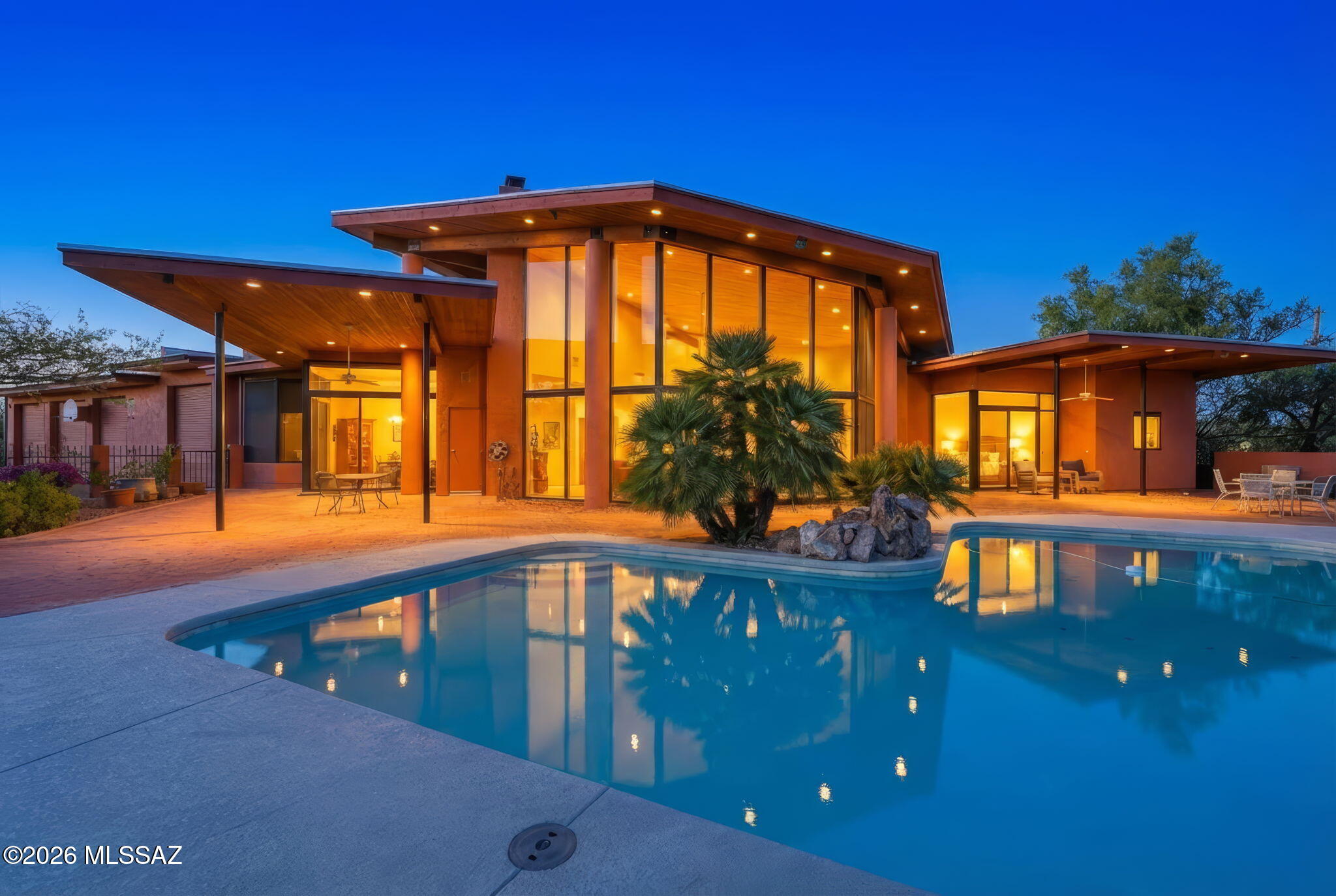 2855 W Lambert Lane