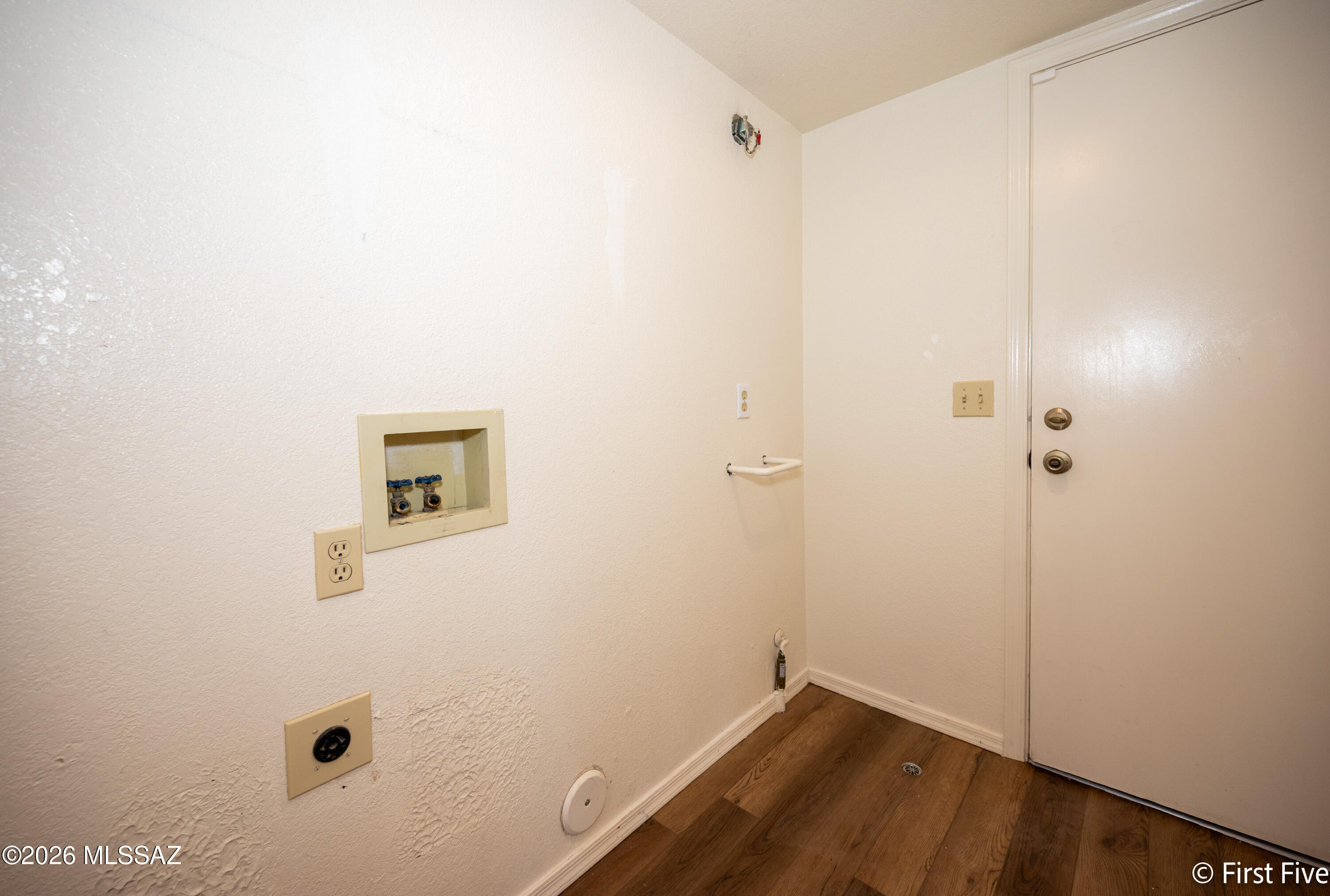 Countryside Terrace (240-398) - Residential Lease