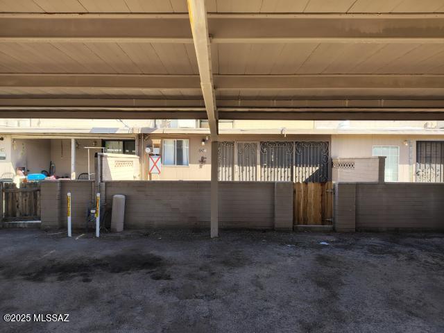 Rolling Hills Towne House - Residential