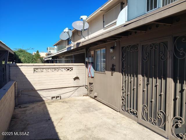 Rolling Hills Towne House - Residential