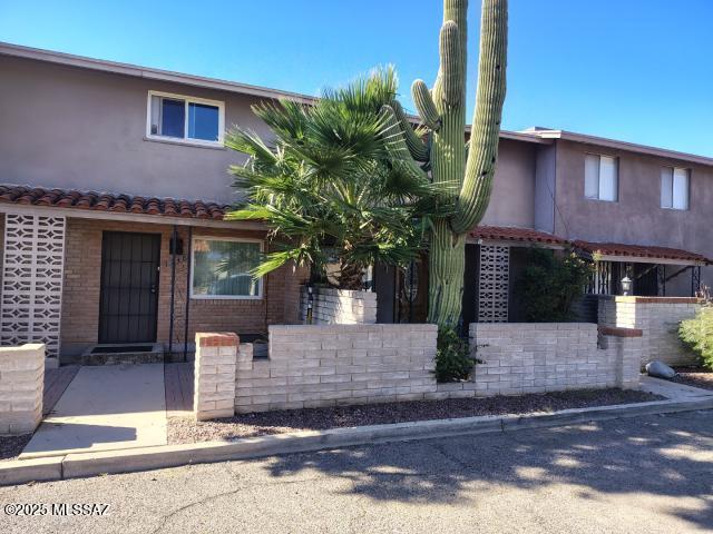 Rolling Hills Towne House - Residential