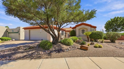 Photo of 903 W Belltower Drive, Green Valley, AZ 85614 (MLS # 22623657)