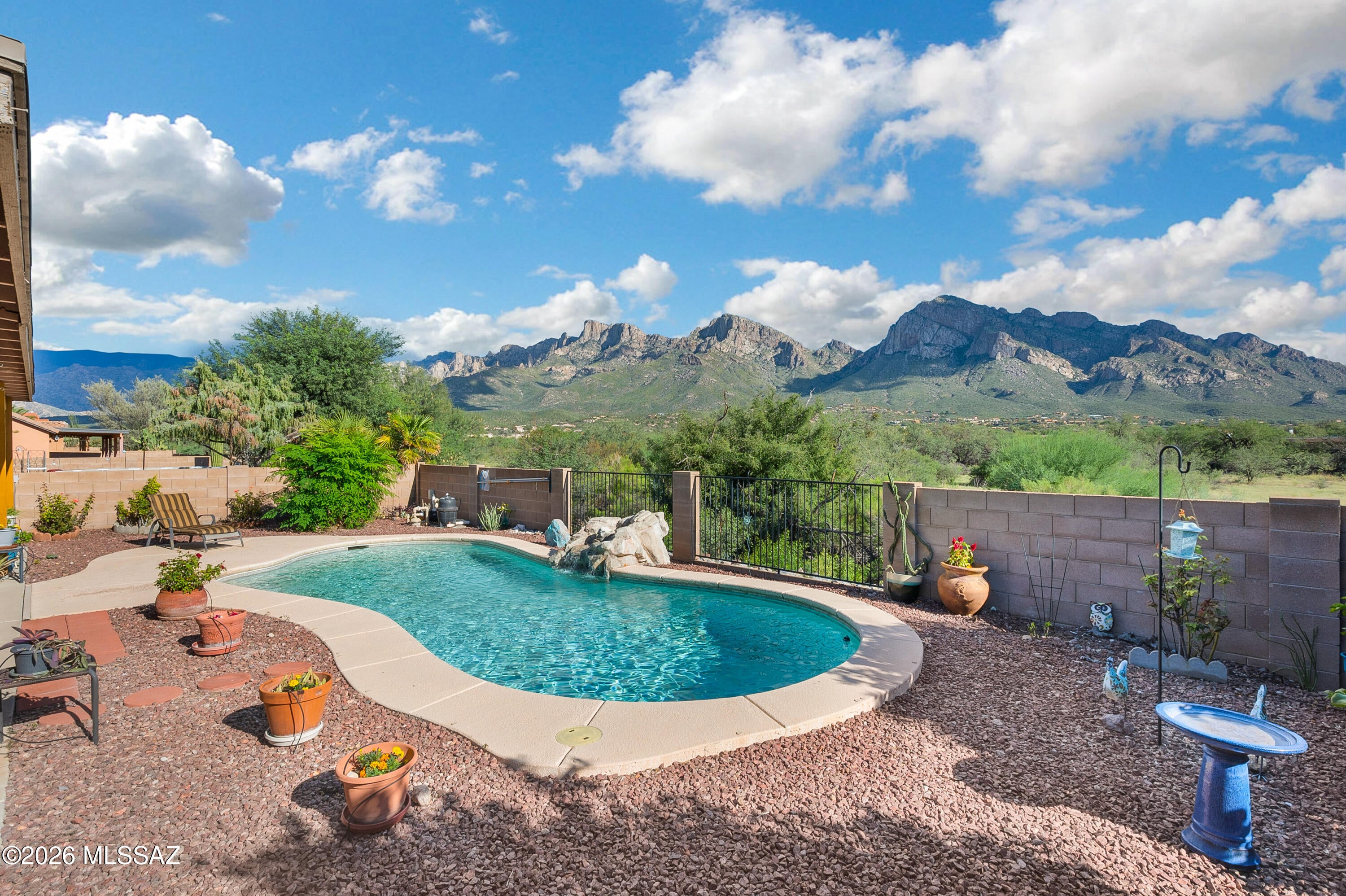 238 E Shore Cliff Place