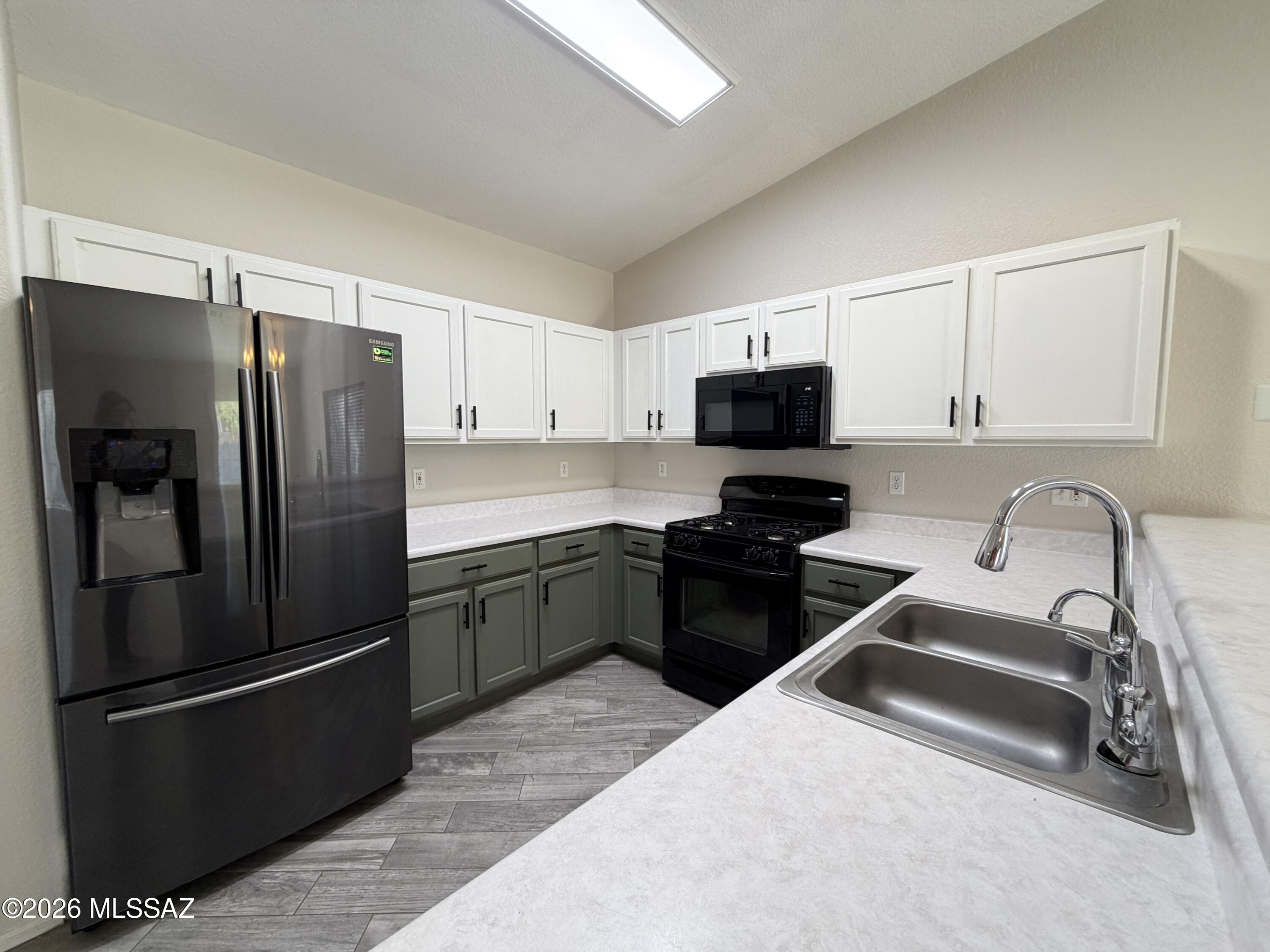 Silver Moon (1-101) - Residential Lease