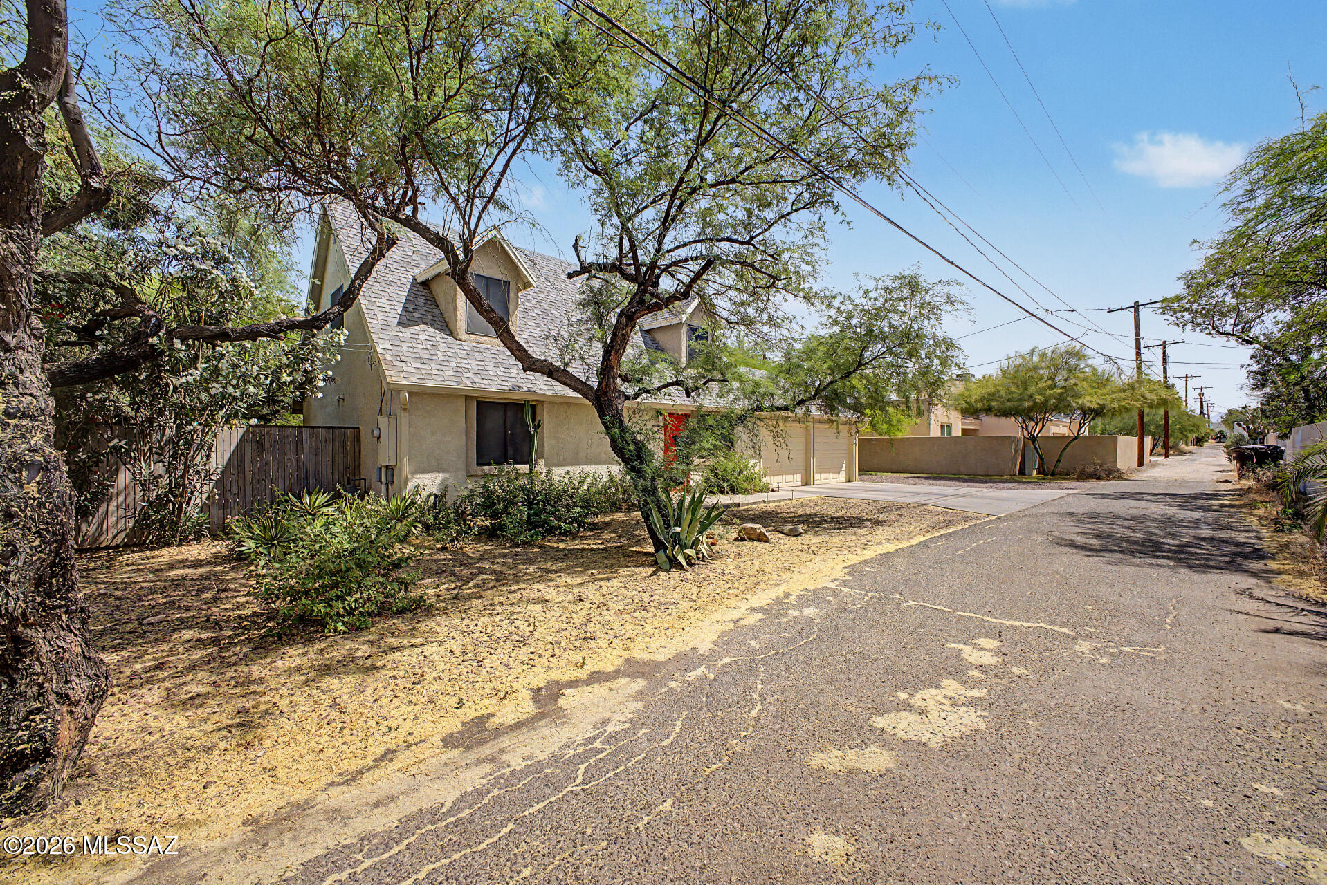 1138 N Wilson Avenue